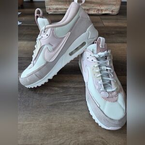 Nike Women's Air Max 90 Futura Shoes In Summit White/Barely Rose/Oxford Pink
